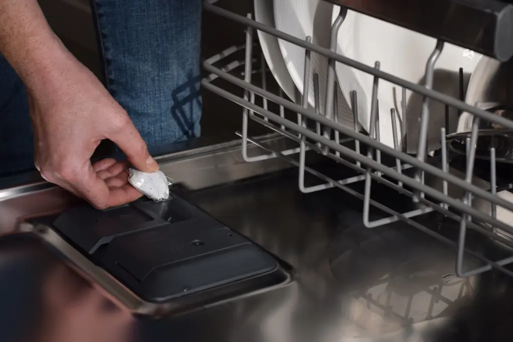 How to Clean Your Dishwasher brooklyn ohio